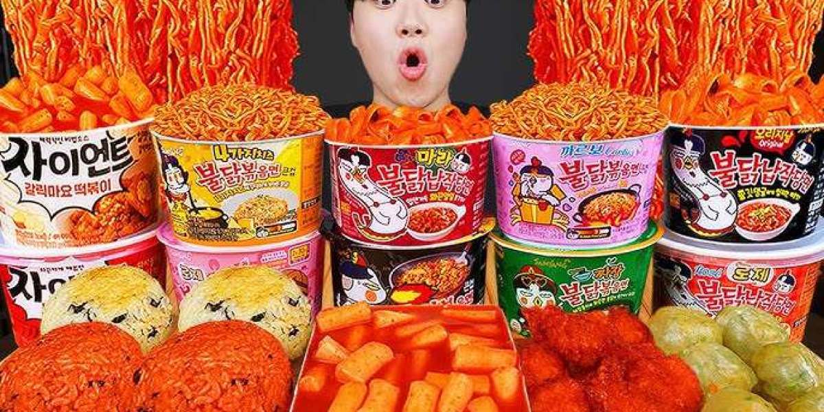 Desafío de Comida Viral: “Spicy Noodle Challenge” que los Adolescentes No Pueden Resistir en YouTube